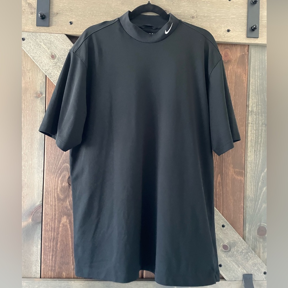 Nike Men's golf cowl neck Tee